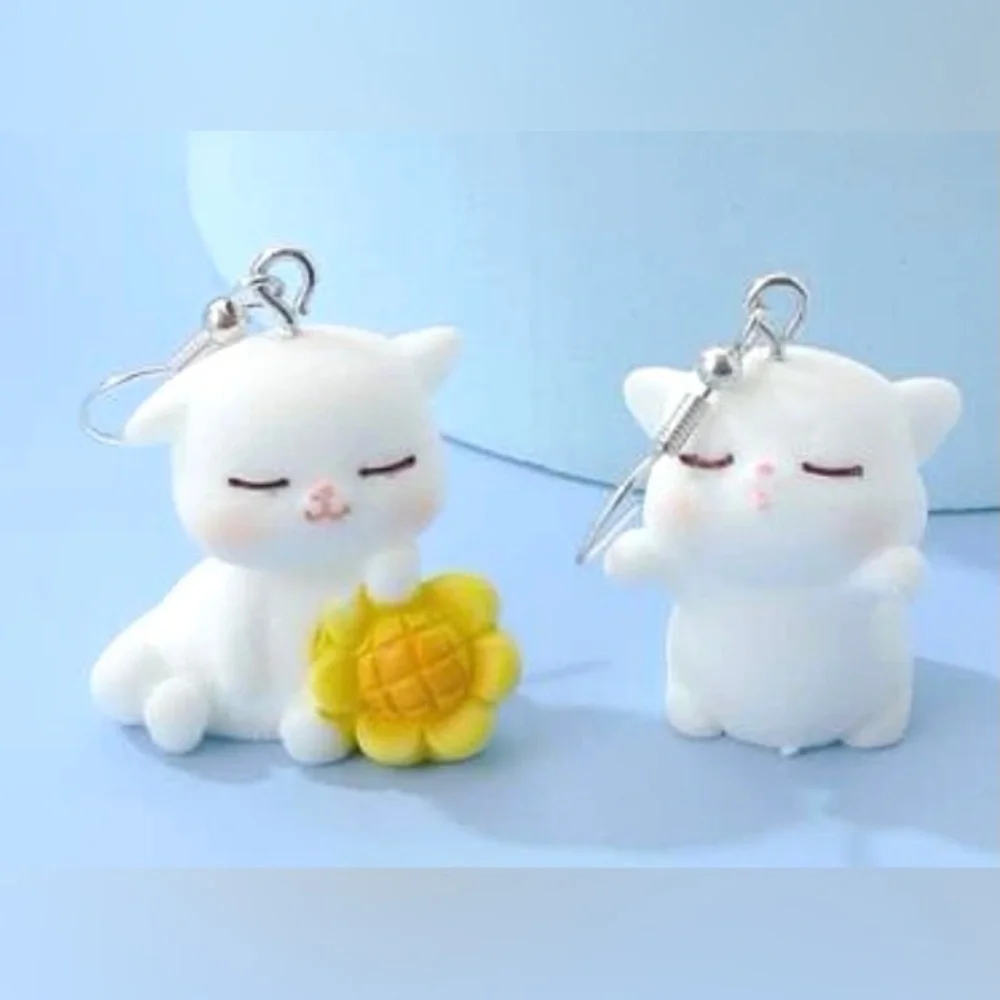 “Kawaii Kitties” Sleepy Sunflower Hug Cutesy Furry Kitten Cat Figurine Earrings
